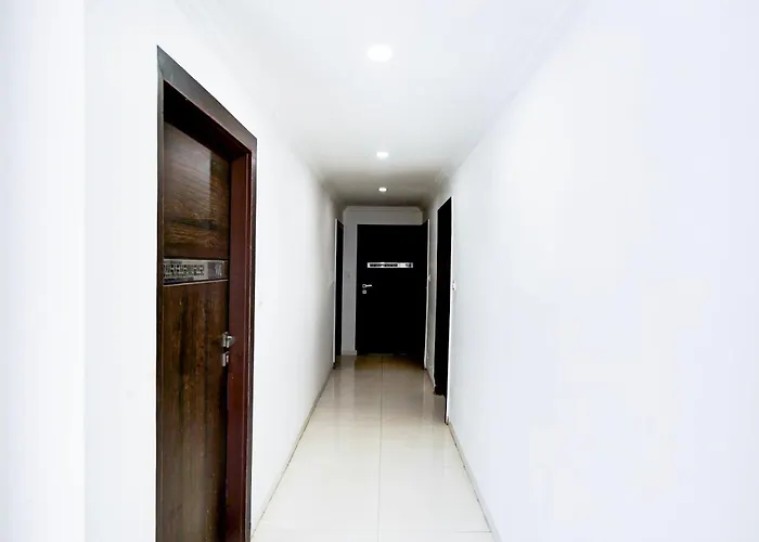 Super Collection O Maninagar Formerly Park Land Ahmedabad